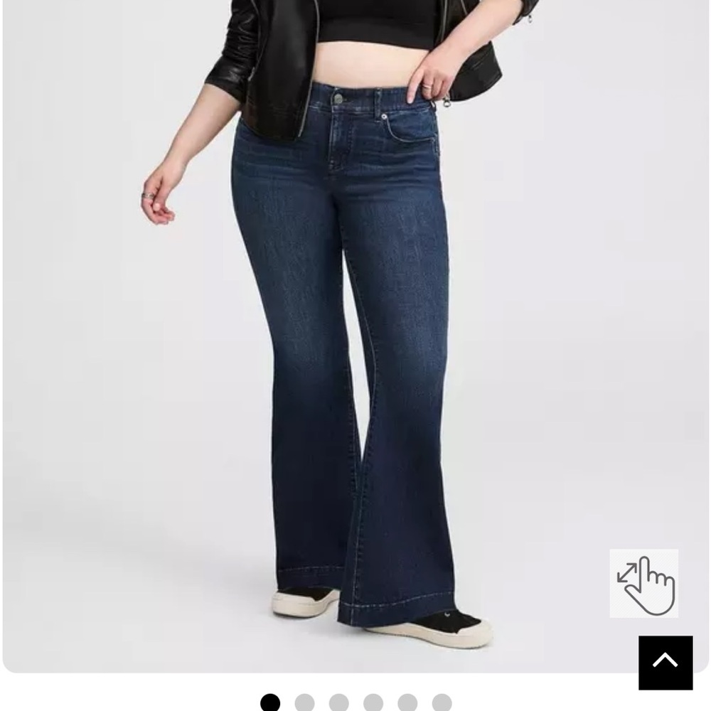 Torrid size 16 R bombshell flare super soft